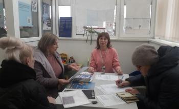 Мобільний ЦОП у Марганці: податківці надали послуги та консультації мешканцям громади