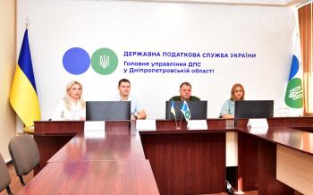 Власна справа після служби: податківці Дніпропетровщини консультували ветеранів та їхні родини