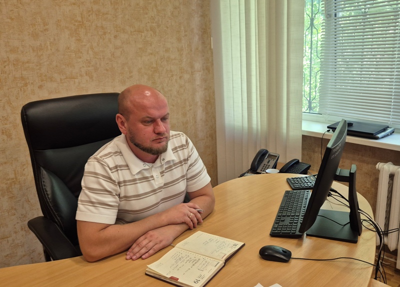 Про легалізацію трудових відносин під час брифінгу
