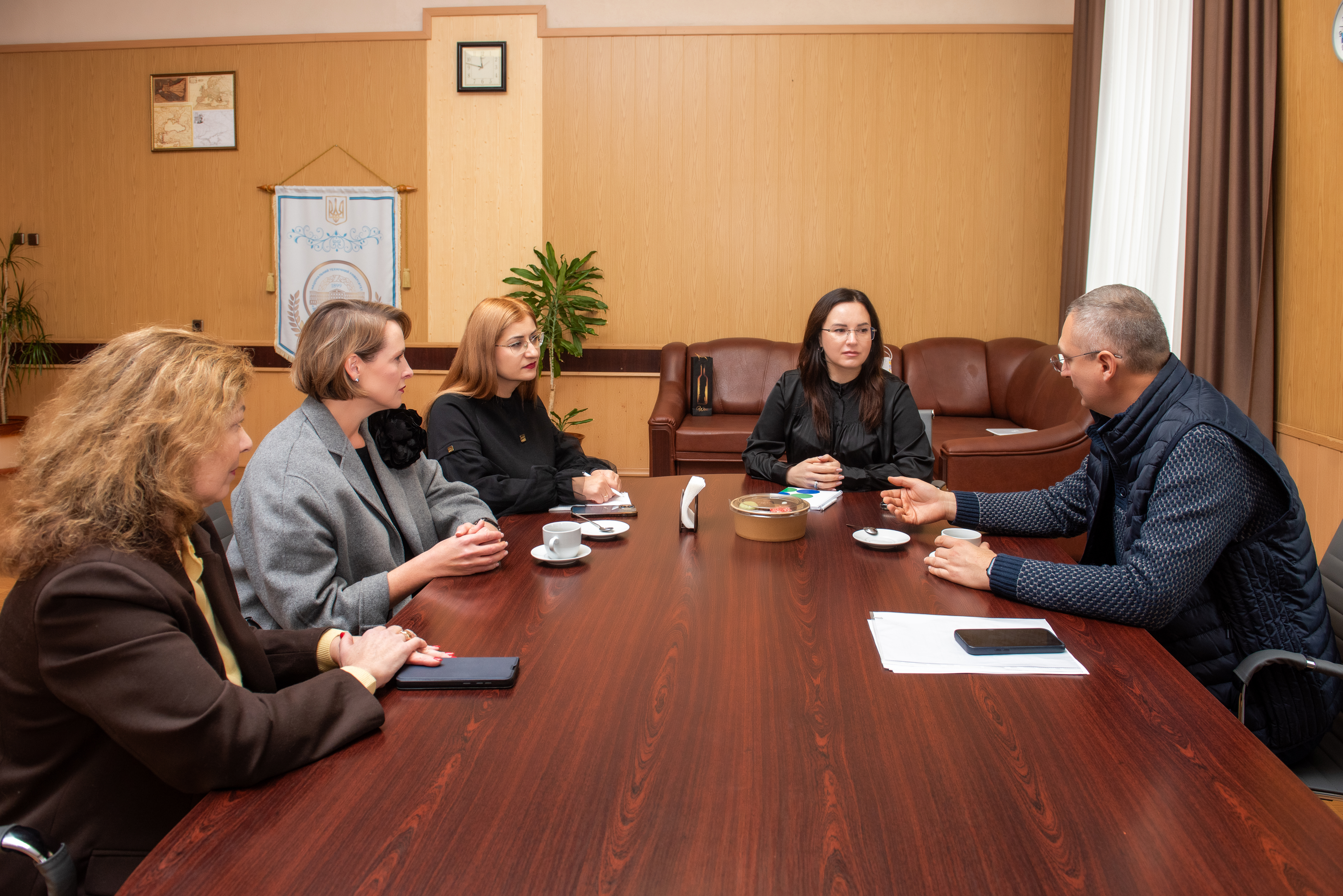 Просвітницька місія – стратегічна інвестиція у майбутнє. Фото № 2/1