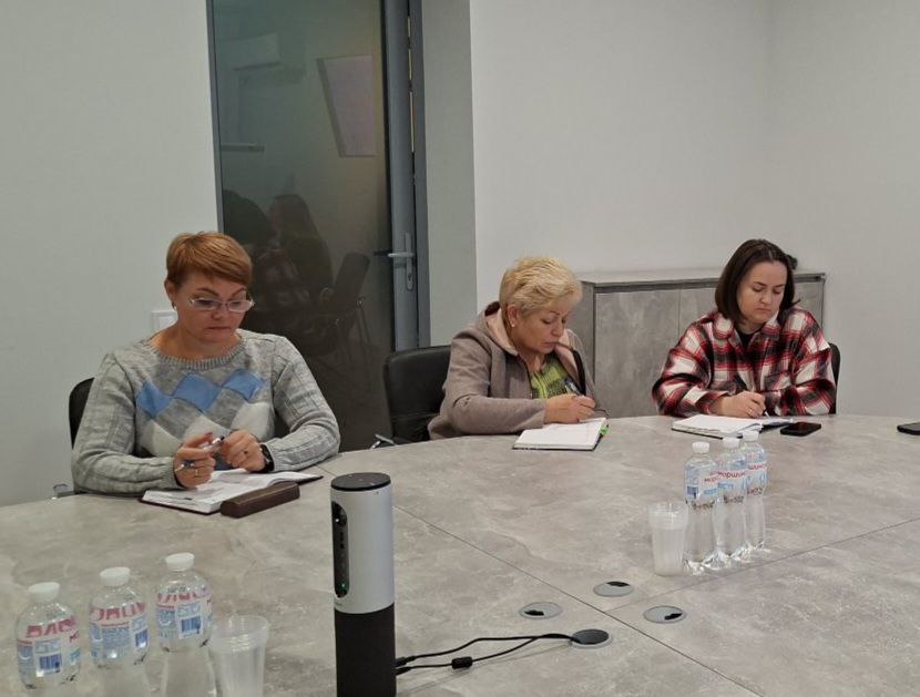 З метою забезпечення ефективної взаємодії між державою та бізнесом на території Дніпровського району проведено нараду у рамках роботи  регіональної платформи «Діалог влади та бізнесу». Фото № 4/3