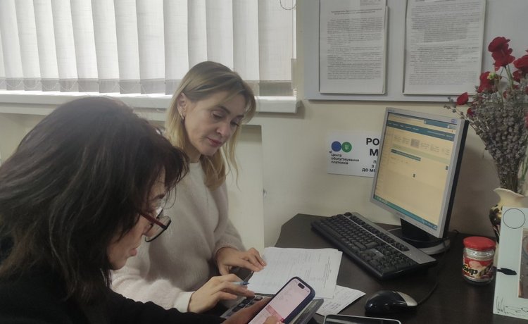 У Самарівській ДПІ відбулась інформаційна акція з питань отримання податкової знижки. Фото № 1/0