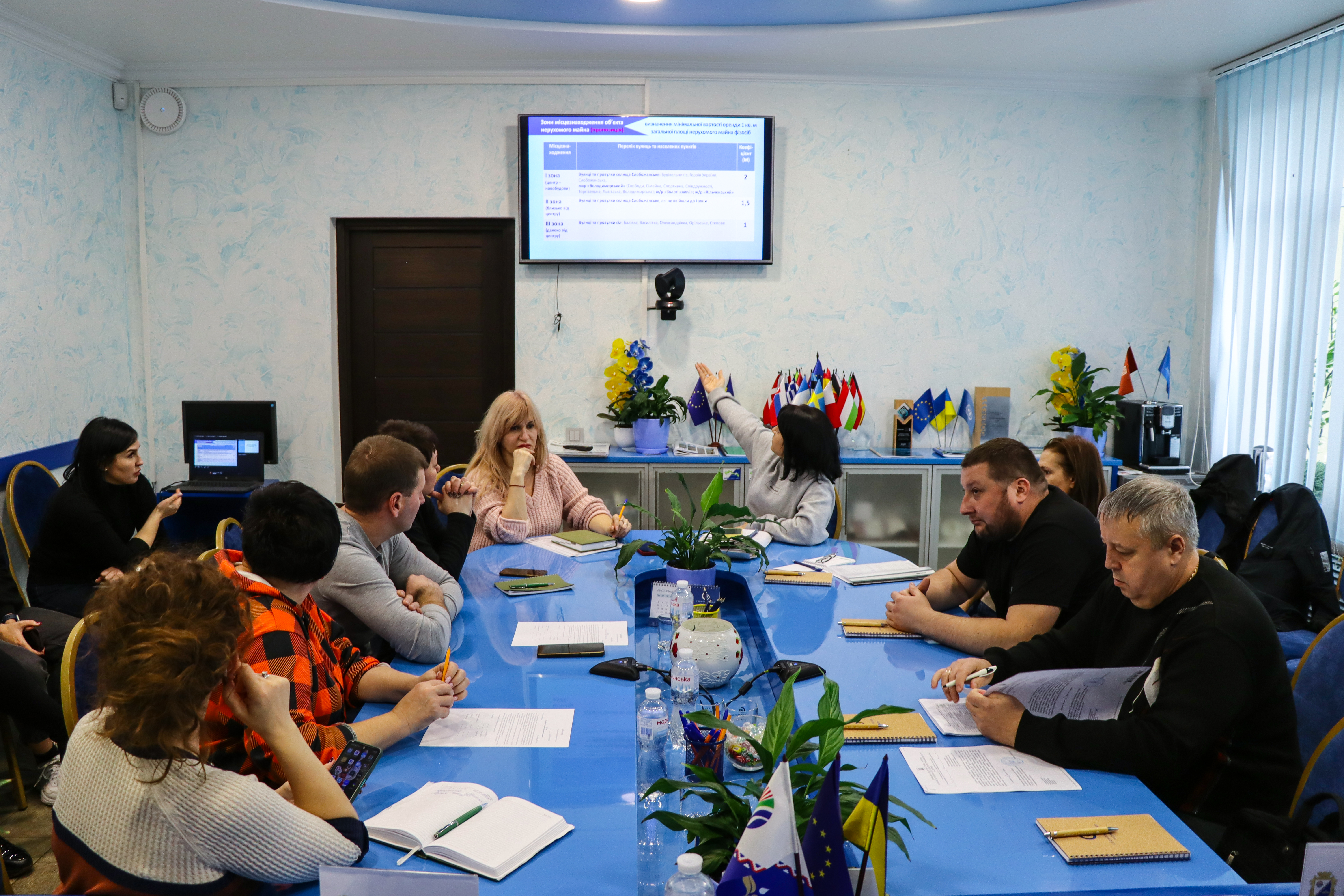 Податківці прийняли участь у засіданні робочої групи. Фото № 1/0