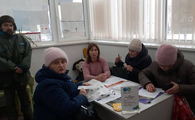 Мобільний ЦОП Нікопольської ДПІ працював у ЦНАП Марганецької міської ради. Фото № 1/0