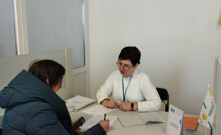 Мобільний ЦОП у ЦНАП Вишнівської селищної територіальної громади Кам’янської ДПІ. Фото № 1/0