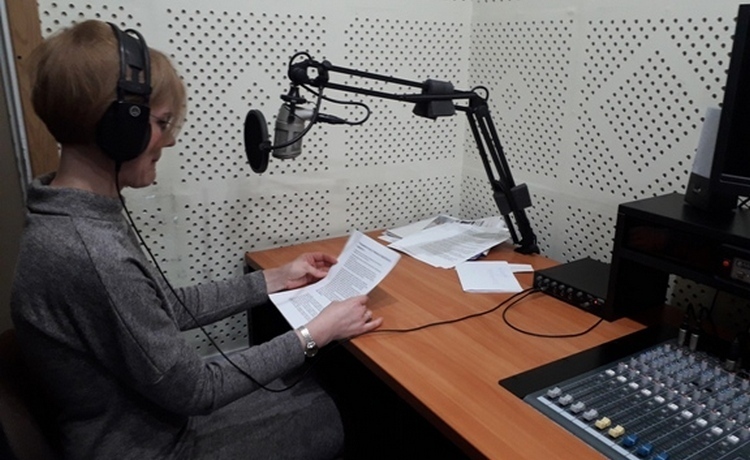 Під час виступу в ефірі радіостанції "МіКомп" йшлося про новації податкового законодавства в умовах воєнного стану  у м. Кам'янське. Фото № 1/0