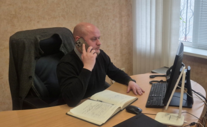 Про реалізацію права громадян на податкову знижку - під час «гарячої лінії» в Павлоградській ДПІ. Фото № 1/0