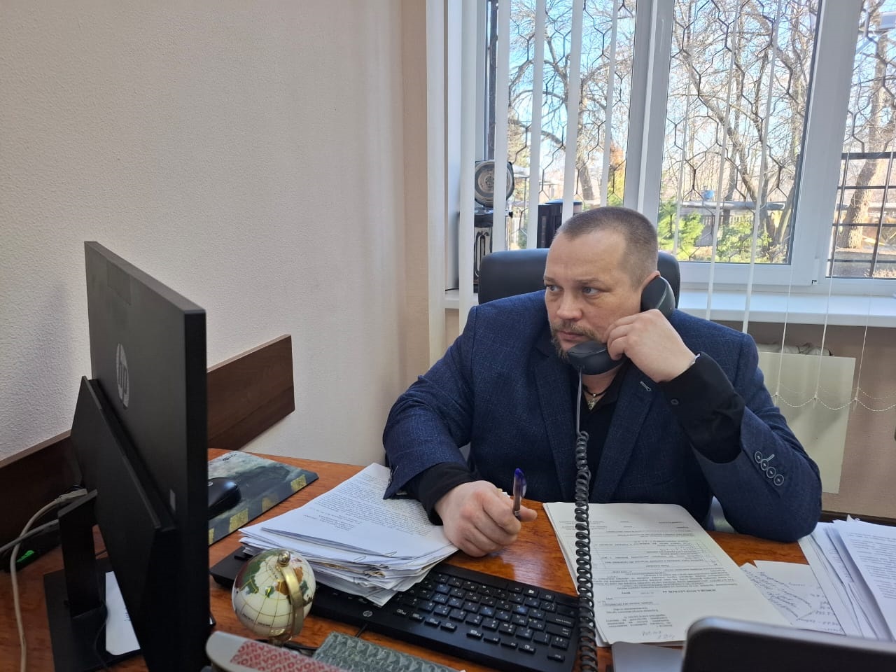 Під час сеансу телефонного зв’язку «гаряча лінія» говорили про надання адміністративних послуг. Фото № 1/0