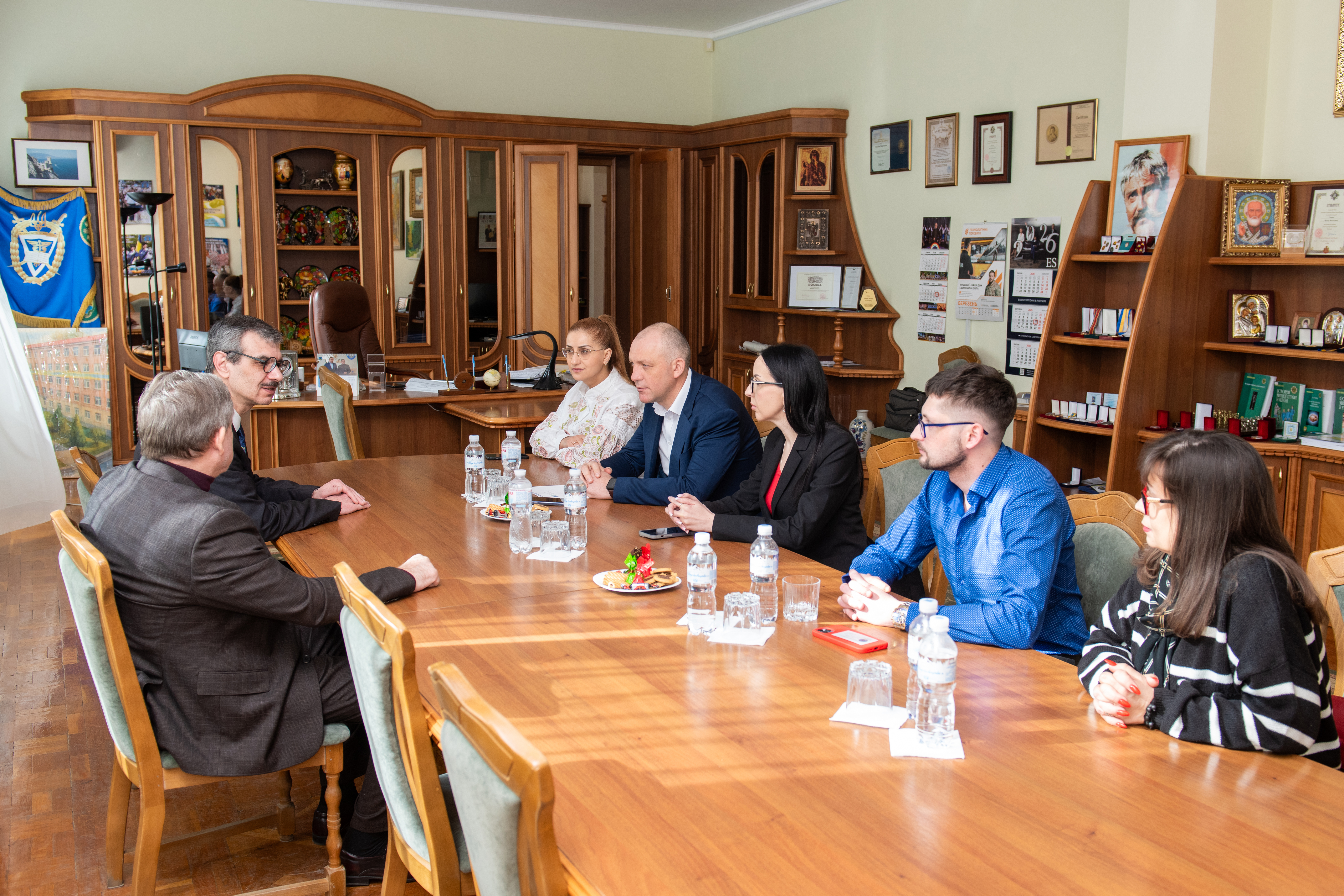 Дніпропетровщина: урочисте вручення дипломів магістрам  Університету митної справи та фінансів. Фото № 1/0