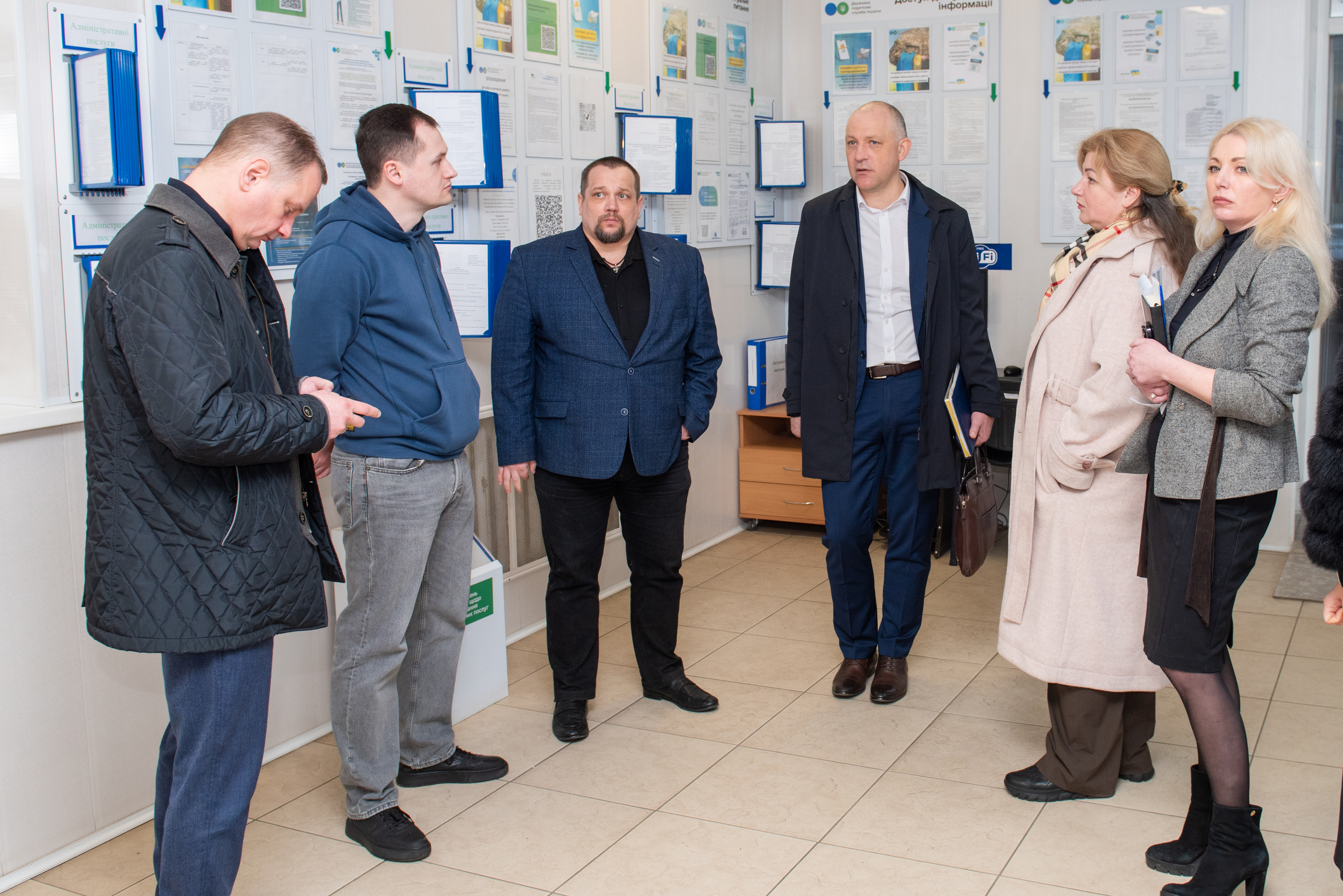 Комфортний сервіс без бар’єрів: очільник податкової служби Дніпропетровщини Юрій Павлютін відвідав ЦОПи Дніпра. Фото № 8/7