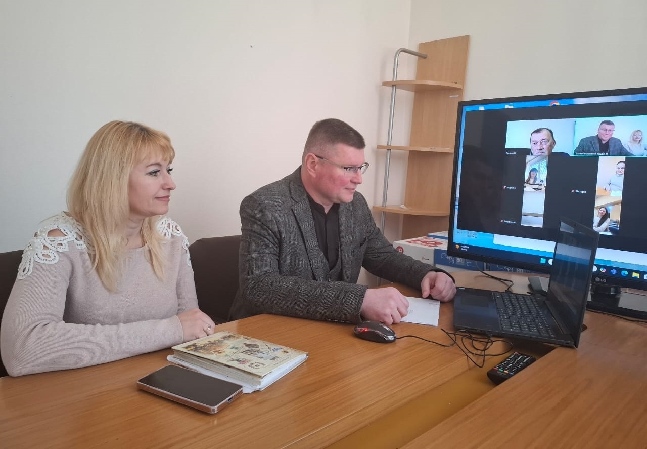 Відкрита комунікація на зустрічі з платниками податків. Фото № 1/0