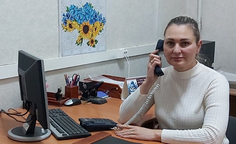 Електронні сервіси ДПС: ключові можливості обговорили під час  «гарячої лінії» в Нікопольській ДПІ. Фото № 1/0