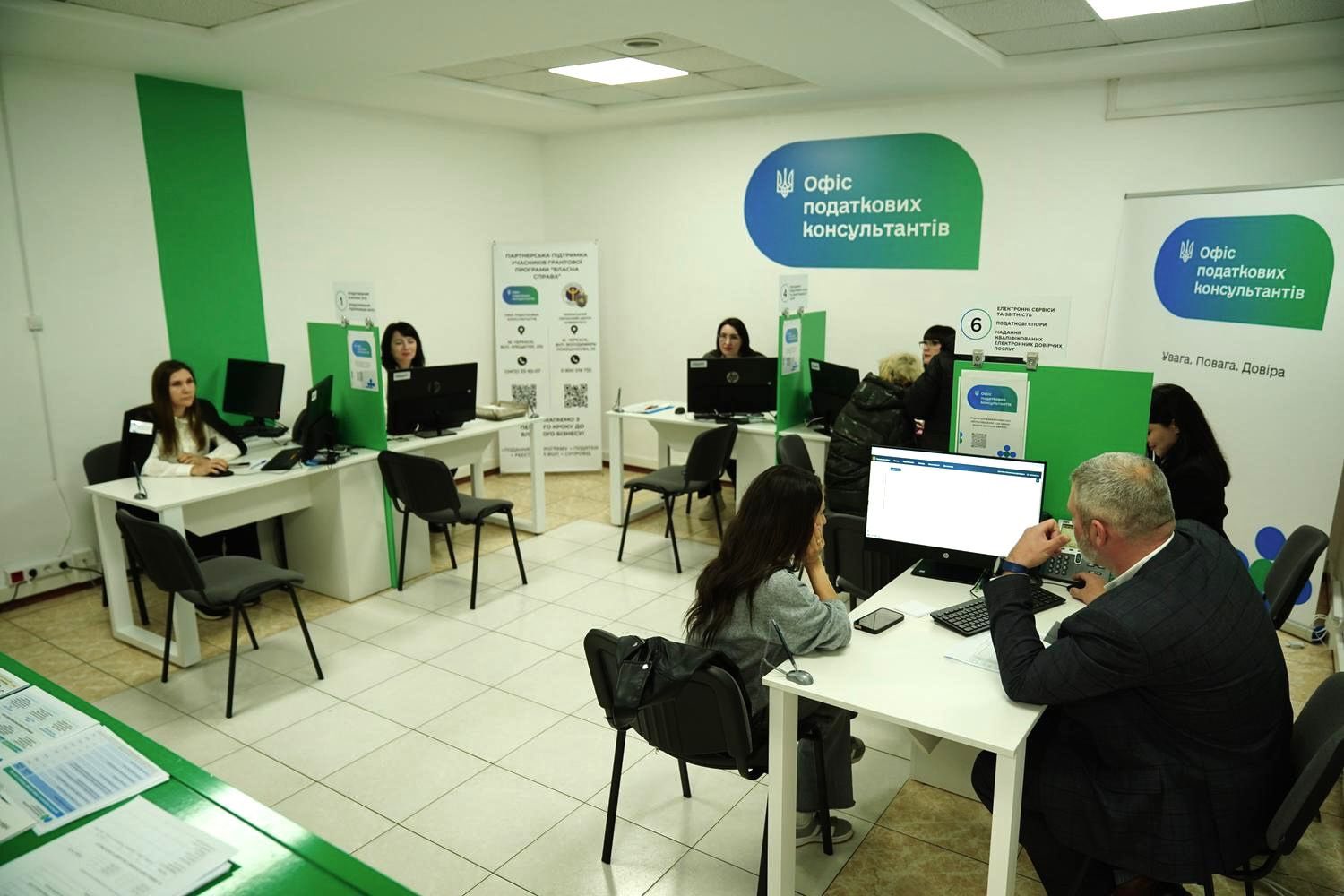 Команда ДПС та бізнес Черкащини обговорили дроблення бізнесу, ПДВ та ризикові операції. Фото № 10/9