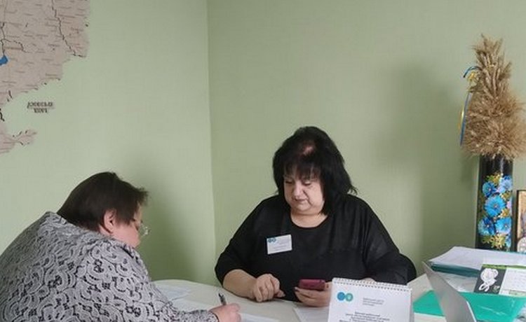 Фахівці мобільного ЦОП надали фахові консультації на базі ЦНАПу Чернеччинської сільської ради. Фото № 1/0