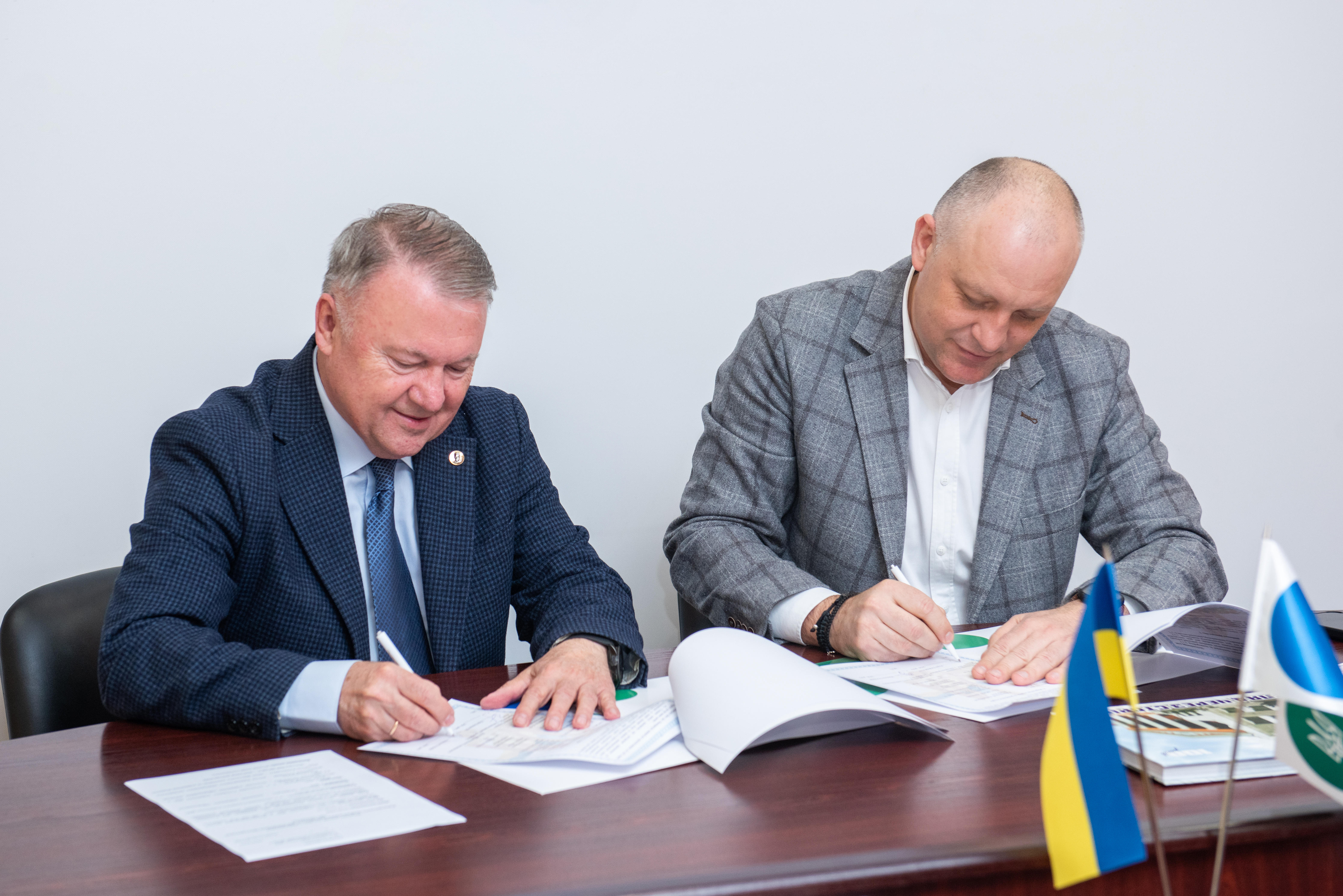 Податківці Дніпропетровщини розширюють співпрацю  з освітянською спільнотою регіону. Фото № 3/2
