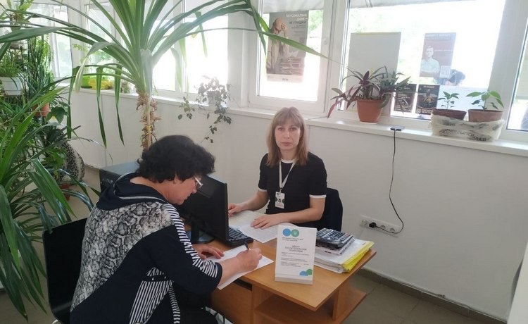 Фахівці податкової служби провели виїзний прийом для мешканців Марганецької територіальної громади. Фото № 1/0