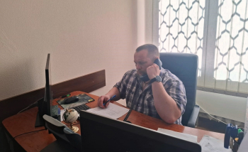 Про надання адміністративних послуг - під час сеансу телефонного зв’язку «гаряча лінія»