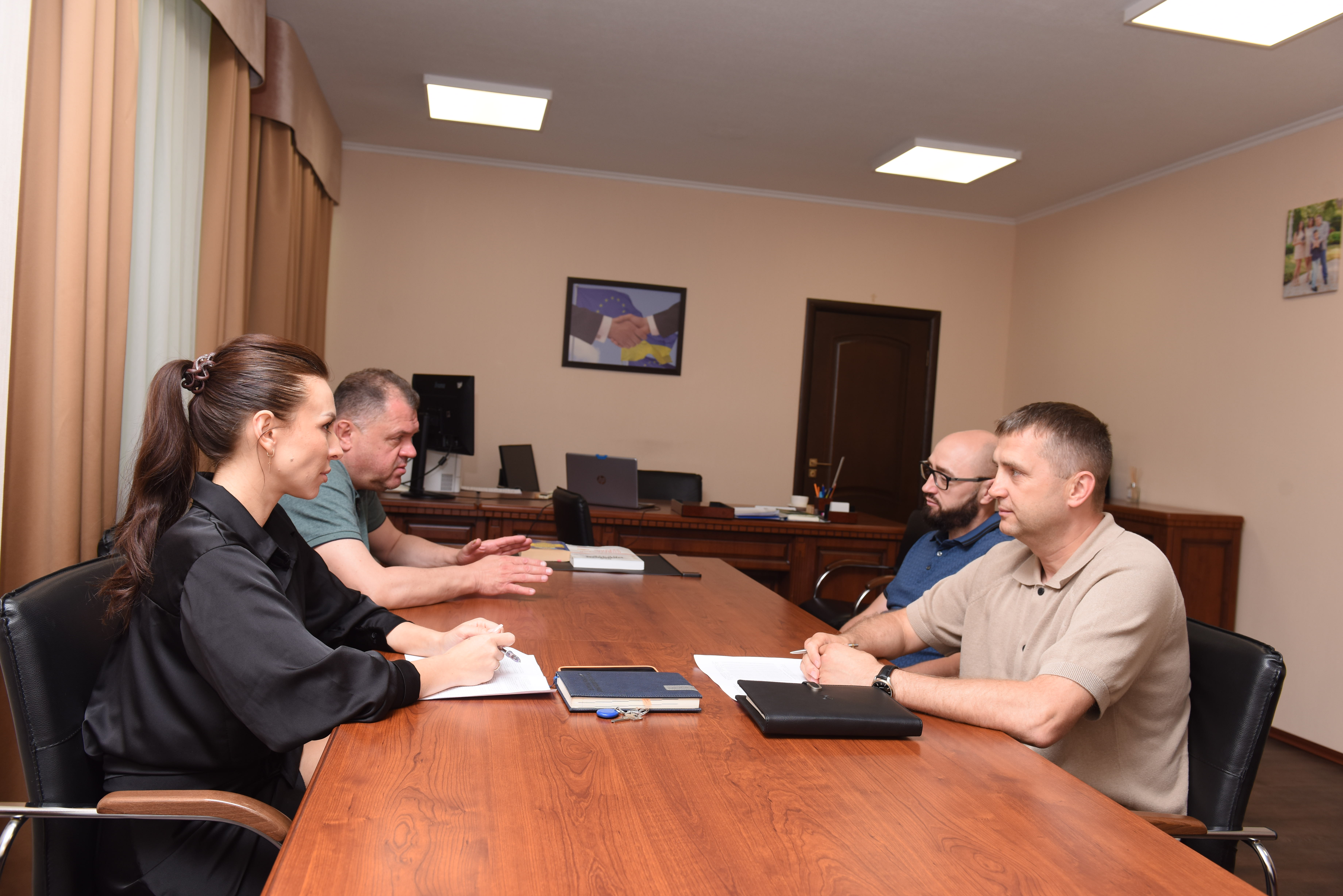 Дніпропетровщина: відкритий діалог між податківцями та бізнесом допомагає оперативно вирішувати нагальні питання. Фото № 2/1