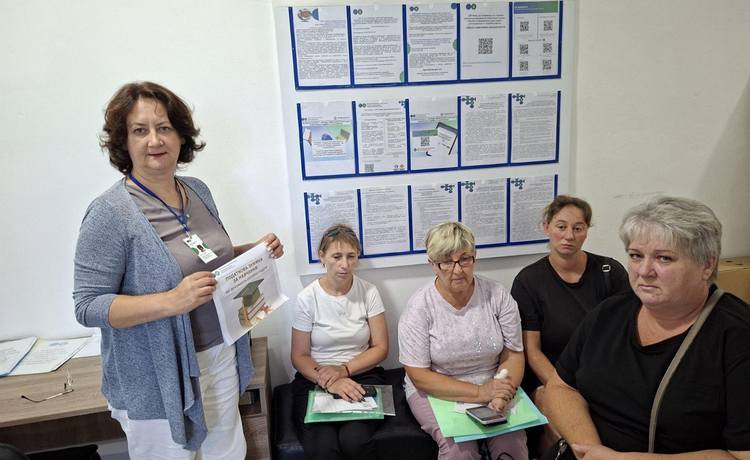 Податківці Нікопольщини провели інформаційну зустріч з платниками податків Томаківки . Фото № 1/0