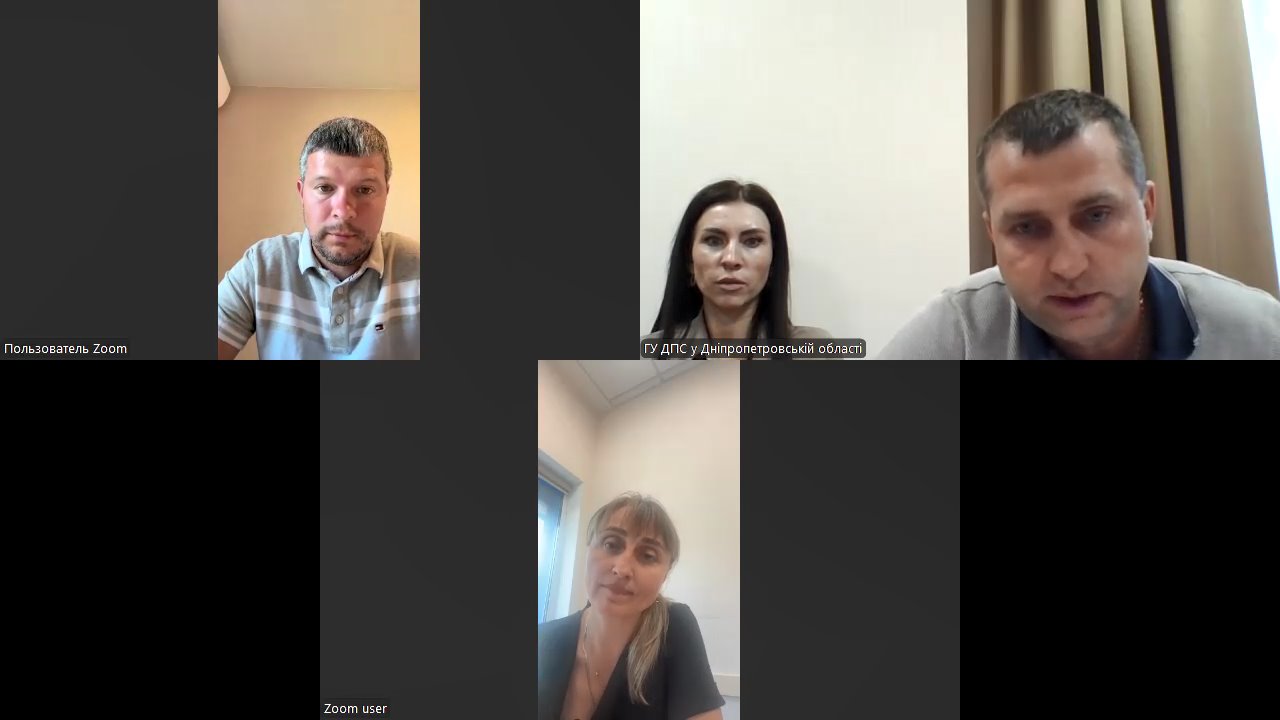 Податкова Дніпропетровщини допомагає бізнесу знаходити рішення для успішної реєстрації податкових накладних. Фото № 2/1