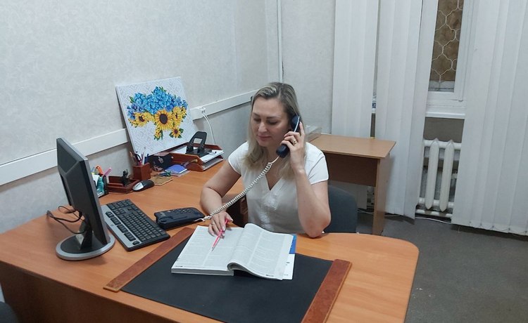 Платникам Нікопольщини під час «гарячої лінії» розповіли про актуальні питання податкового законодавства . Фото № 1/0