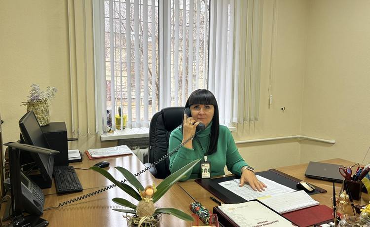 Актуальні питання оподаткування обговорили під час «гарячої лінії» в Жовтоводському секторі обслуговування платників . Фото № 1/0